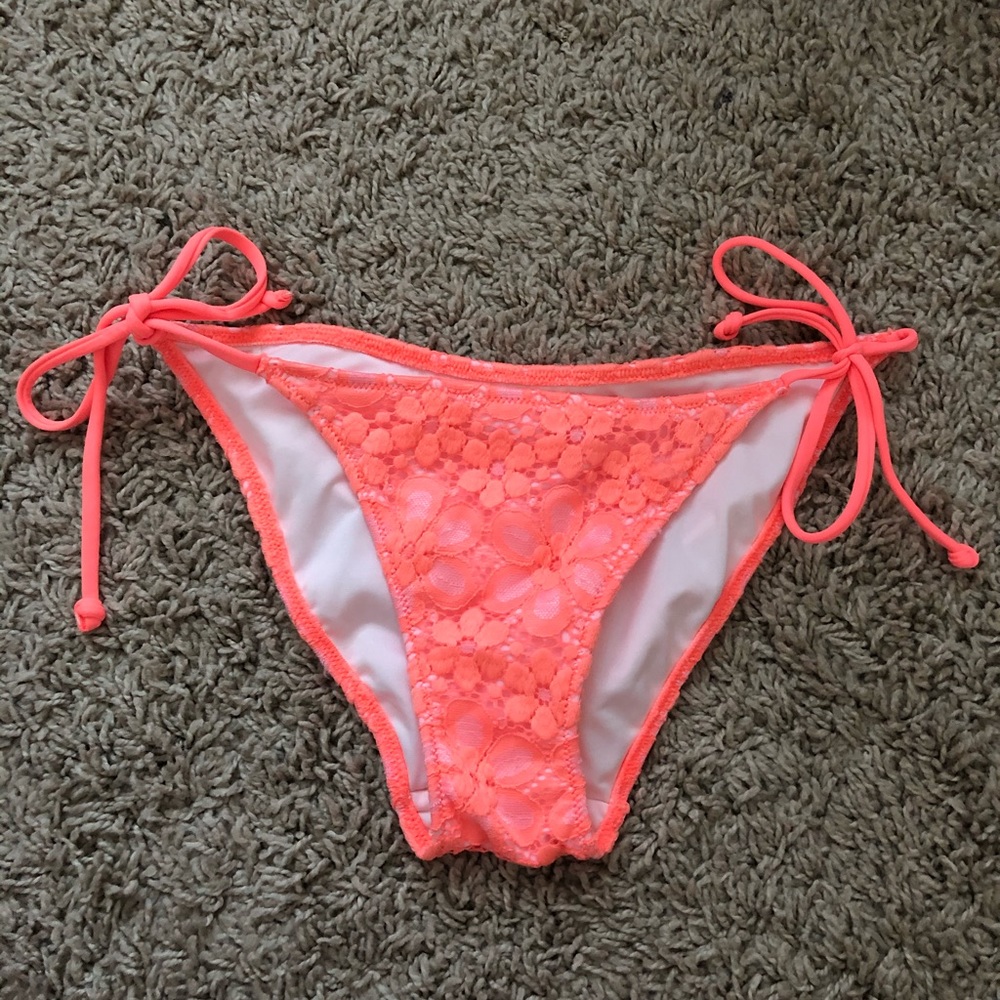 Victoria’s Secret TeenyBikini Cheeky Lace Bottom S